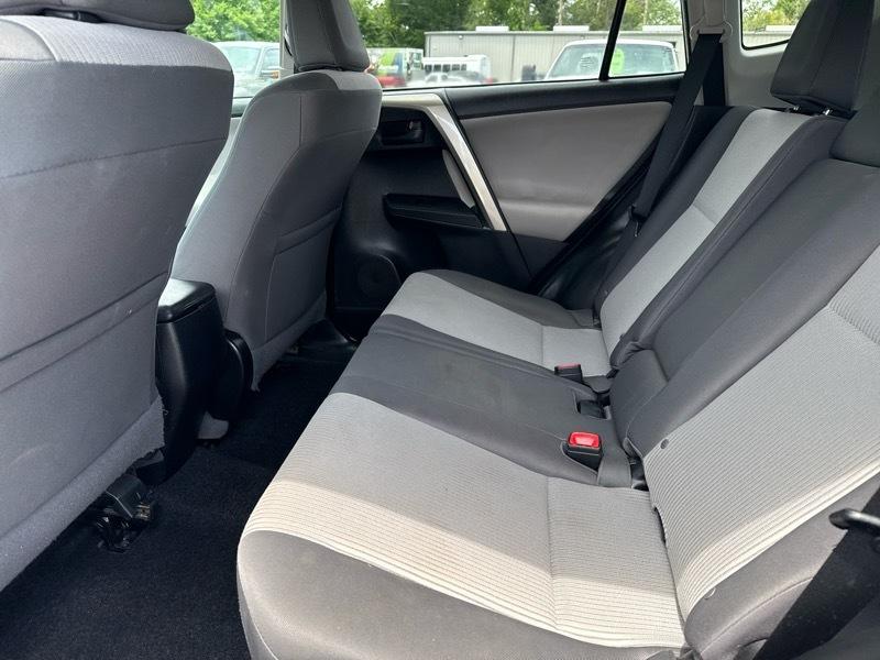 Toyota RAV4 LE FWD 2015