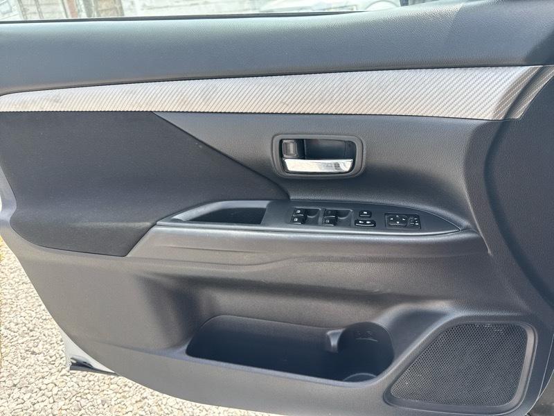 Mitsubishi Outlander SEL 2WD 2018