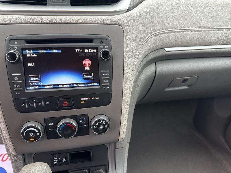 Chevrolet Traverse LS FWD w/PDC 2017