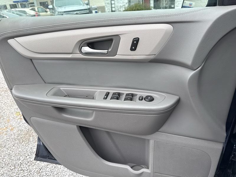 Chevrolet Traverse LS FWD w/PDC 2017