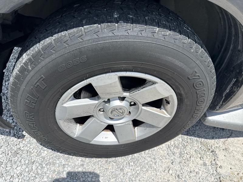 Nissan Armada LE 2WD 2005