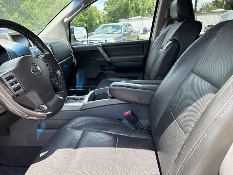 Nissan Armada LE 2WD 2005