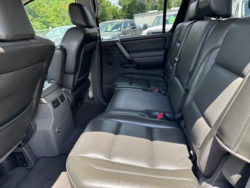 Nissan Armada LE 2WD 2005