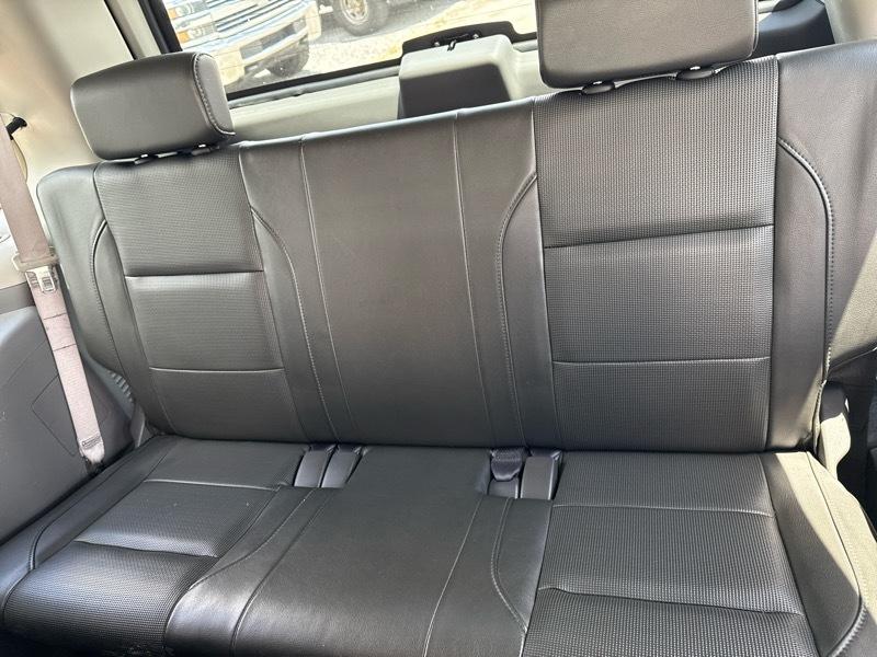 Nissan Armada LE 2WD 2005