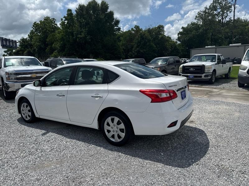 Nissan Sentra S 6MT 2017