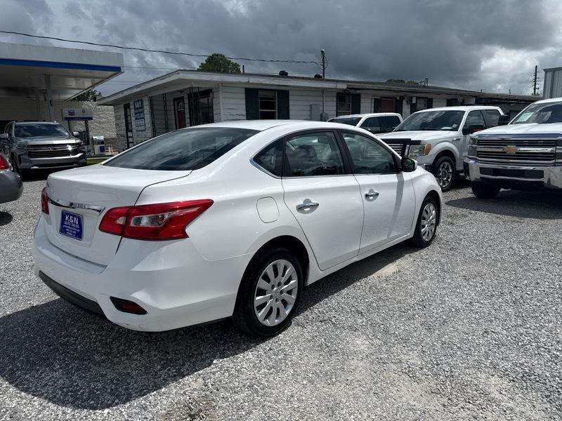 Nissan Sentra S 6MT 2017