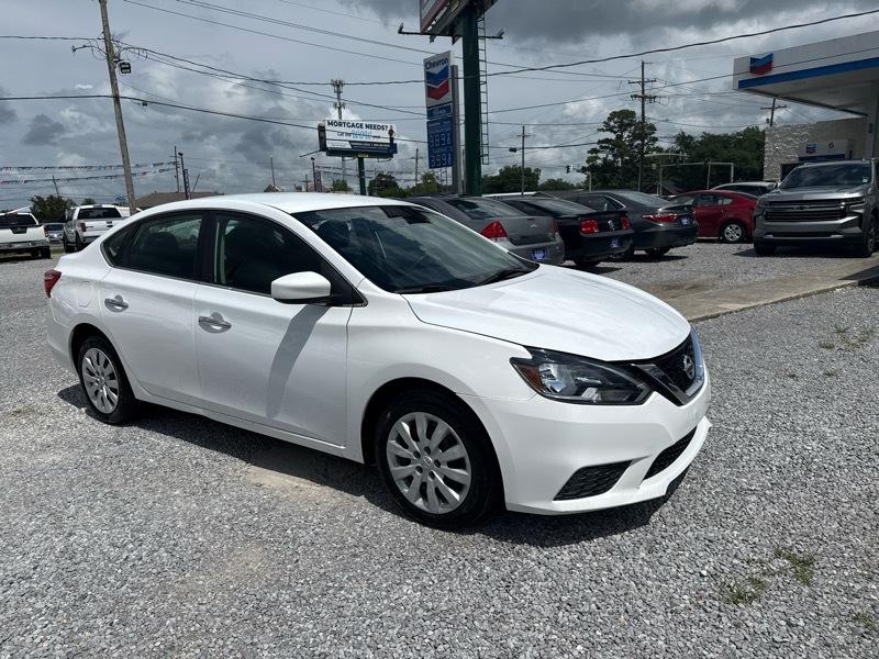 Nissan Sentra S 6MT 2017