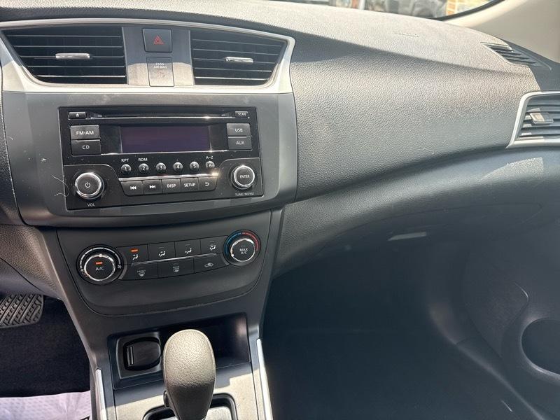 Nissan Sentra S 6MT 2017