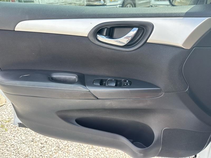 Nissan Sentra S 6MT 2017