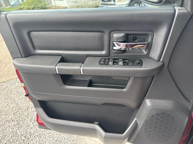 RAM 1500 ST Crew Cab 2WD 2011