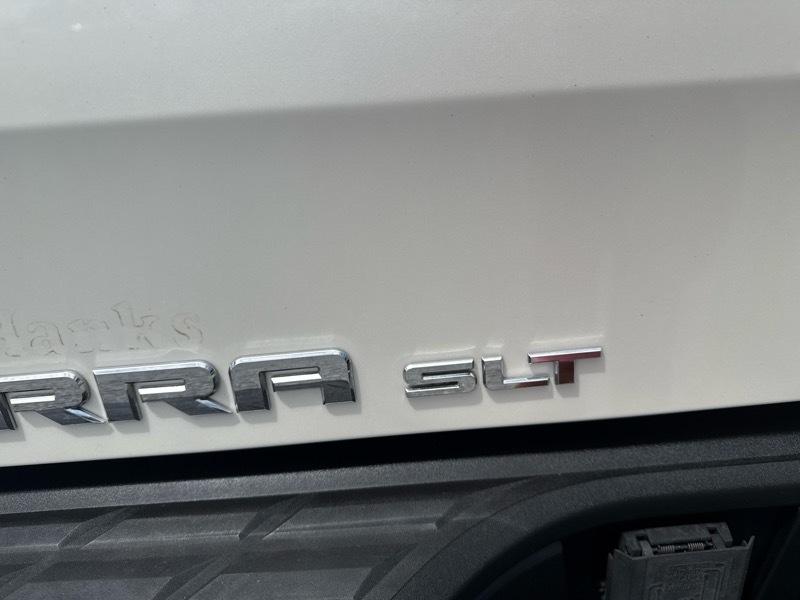 GMC Sierra 1500 SLT Crew Cab  Short Box 2WD 2011