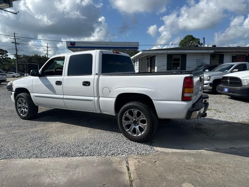 GMC Sierra 1500 SLE Crew Cab  Short Box 2WD 2005