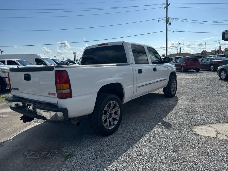 GMC Sierra 1500 SLE Crew Cab  Short Box 2WD 2005