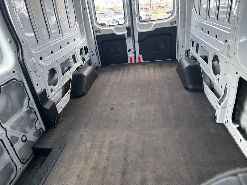 Ford Transit 250 Van Med. Roof w/Sliding Pass. 148-in. WB 2018