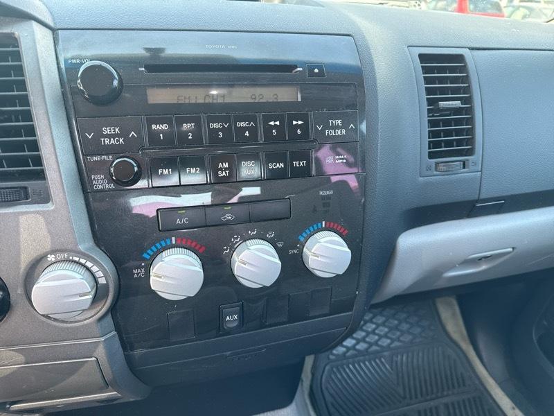 Toyota Tundra SR5 4.6L V8 Double Cab 2WD 2010