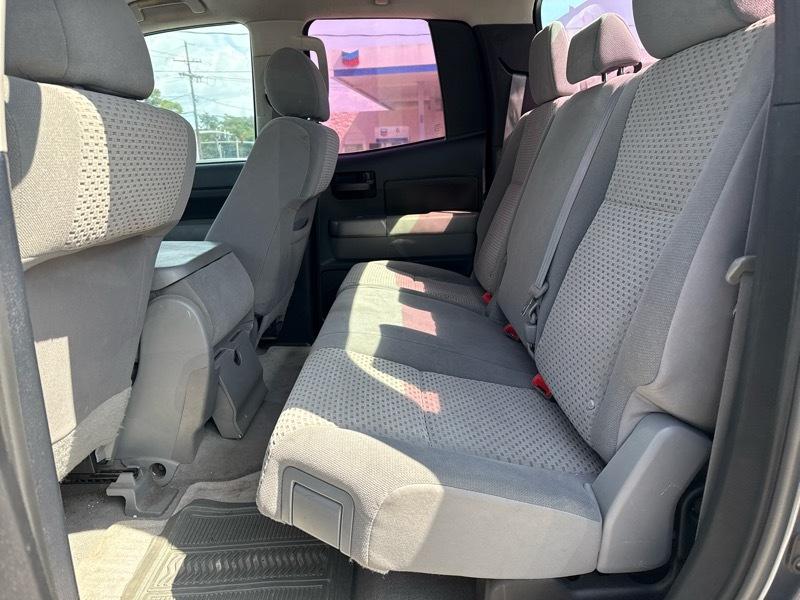 Toyota Tundra SR5 4.6L V8 Double Cab 2WD 2010