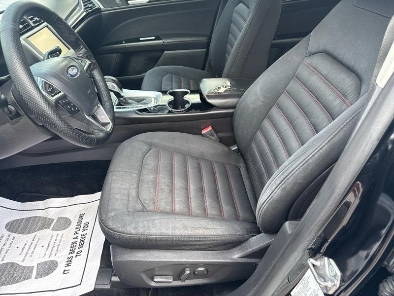 Ford Fusion SE 2016
