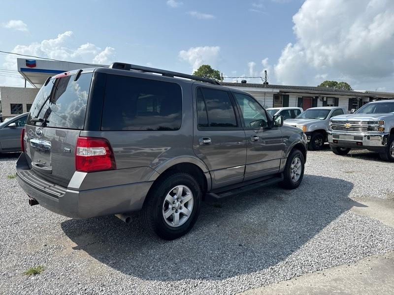 Ford Expedition XLT 2WD 2010