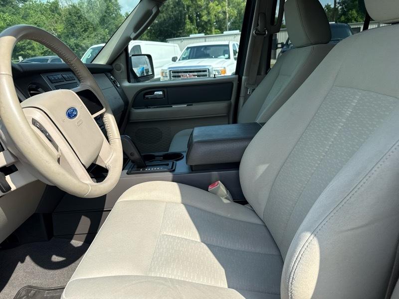 Ford Expedition XLT 2WD 2010