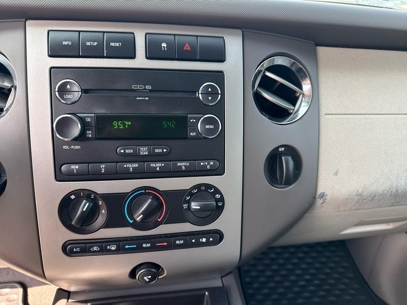 Ford Expedition XLT 2WD 2010