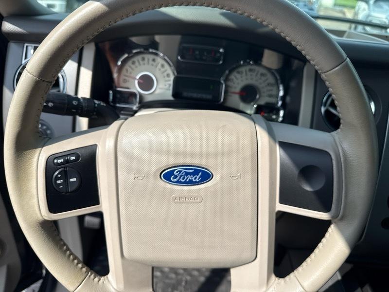 Ford Expedition XLT 2WD 2010