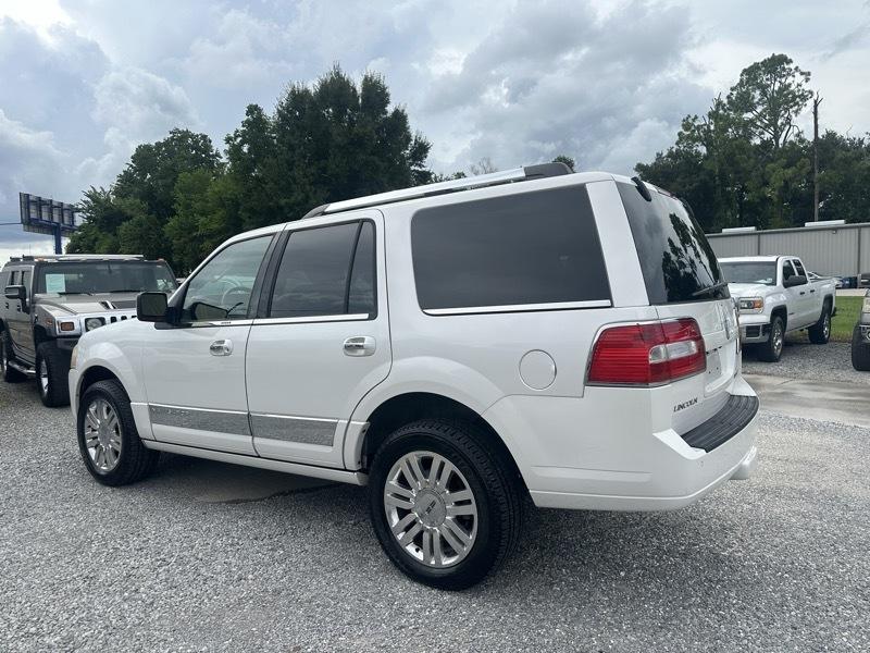 Lincoln Navigator 2WD 2011