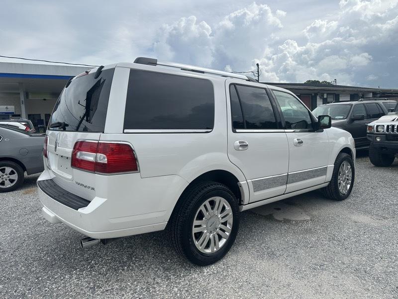 Lincoln Navigator 2WD 2011