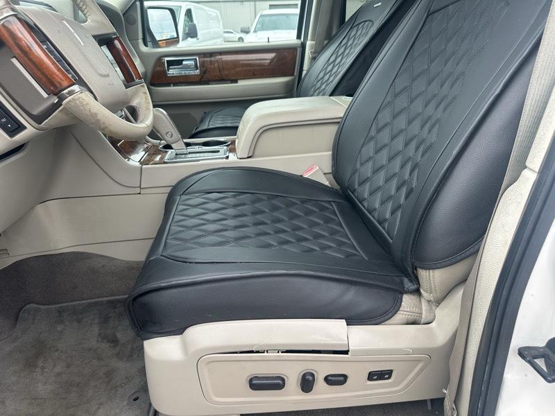 Lincoln Navigator 2WD 2011
