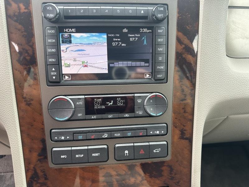 Lincoln Navigator 2WD 2011