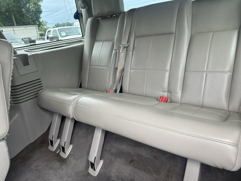 Lincoln Navigator 2WD 2011