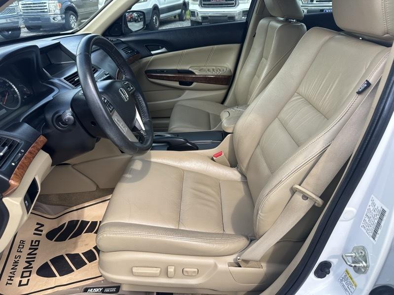 Honda Accord photo 8