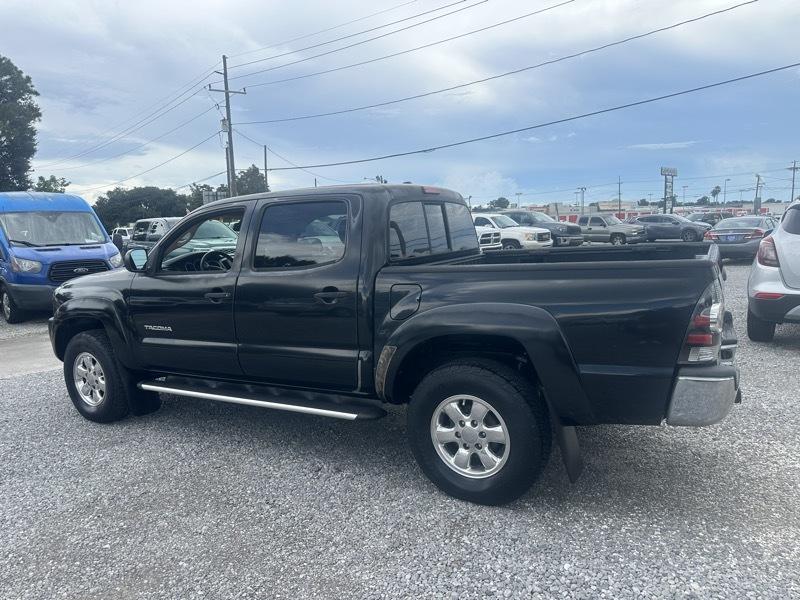 Toyota Tacoma photo 3