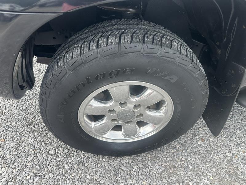 Toyota Tacoma photo 8