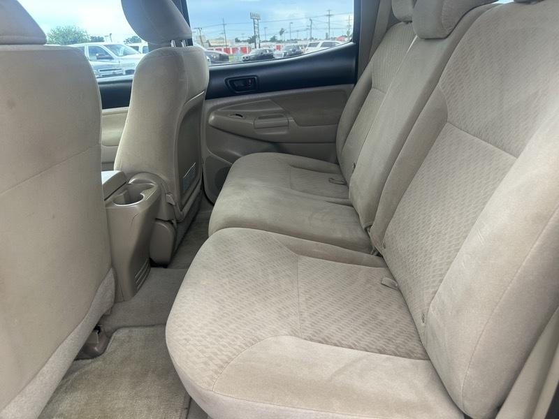 Toyota Tacoma photo 15