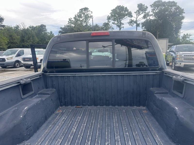Toyota Tacoma photo 16