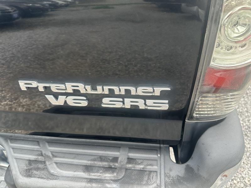 Toyota Tacoma photo 17
