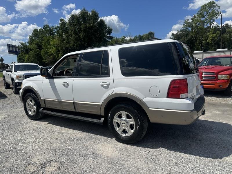 Ford Expedition photo 2