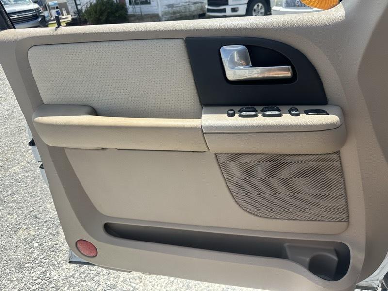 Ford Expedition photo 13