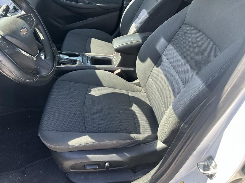 Chevrolet Cruze photo 8