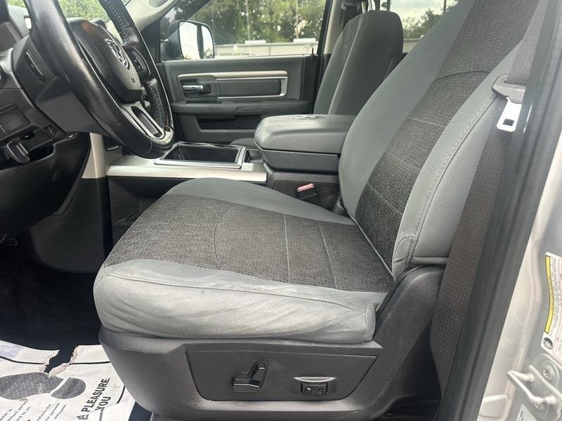 RAM 2500 Big Horn 4x4 Crew Cab 6'4" Box 2015
