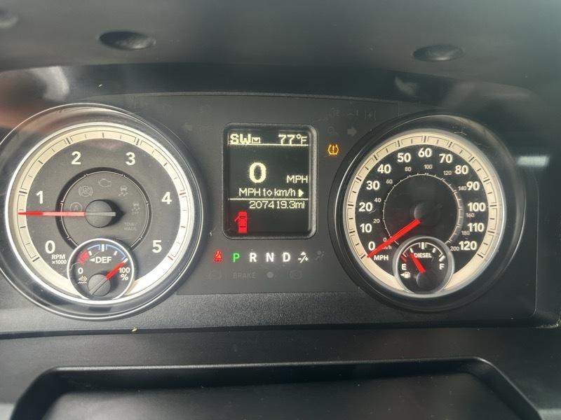 RAM 2500 Big Horn 4x4 Crew Cab 6'4" Box 2015