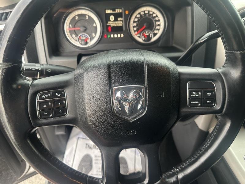 RAM 2500 Big Horn 4x4 Crew Cab 6'4" Box 2015