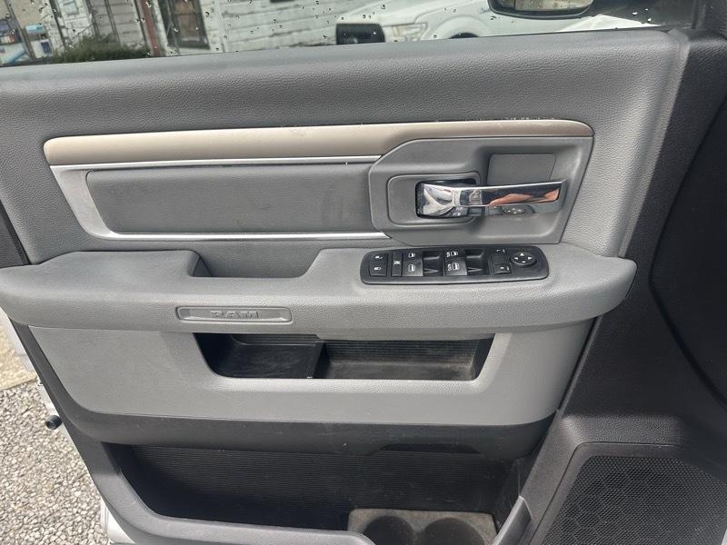 RAM 2500 Big Horn 4x4 Crew Cab 6'4" Box 2015