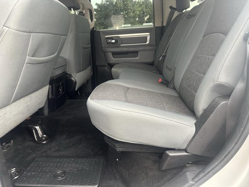 RAM 2500 Big Horn 4x4 Crew Cab 6'4" Box 2015