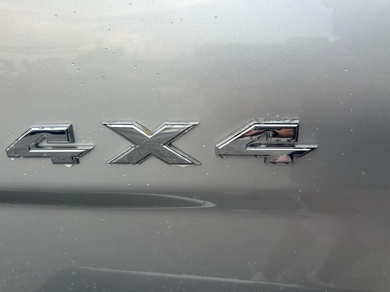 RAM 2500 Big Horn 4x4 Crew Cab 6'4" Box 2015