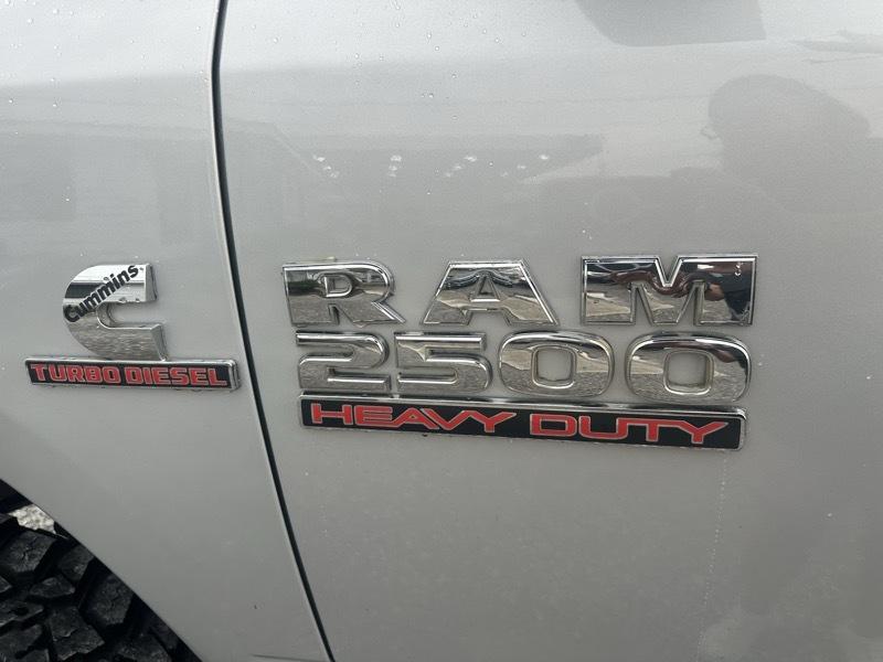 RAM 2500 Big Horn 4x4 Crew Cab 6'4" Box 2015