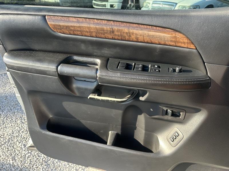 Nissan Armada photo 13