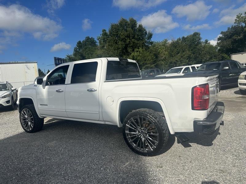 GMC Sierra photo 2