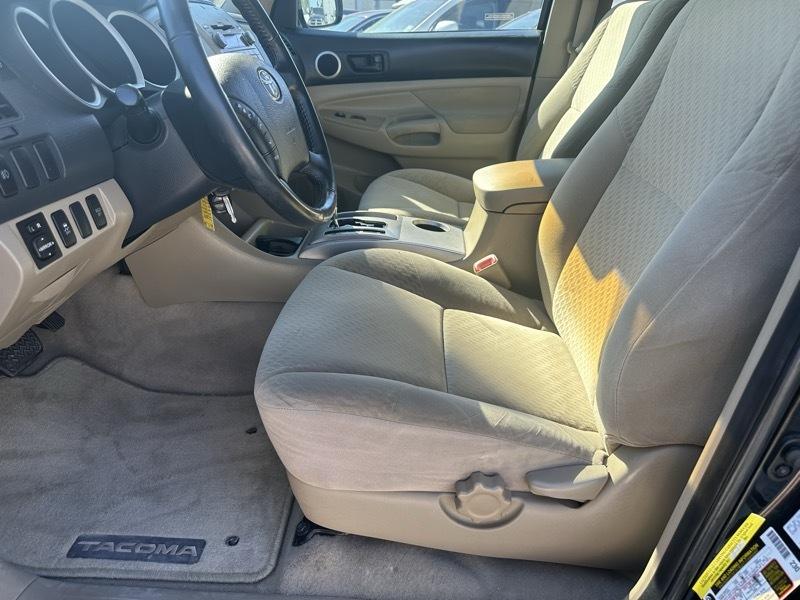 Toyota Tacoma PreRunner Double Cab V6 Auto 2WD 2009