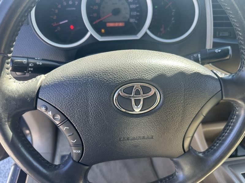 Toyota Tacoma PreRunner Double Cab V6 Auto 2WD 2009
